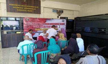 35 Warga Desa Kedunggalar Menerima BLT Dana Desa